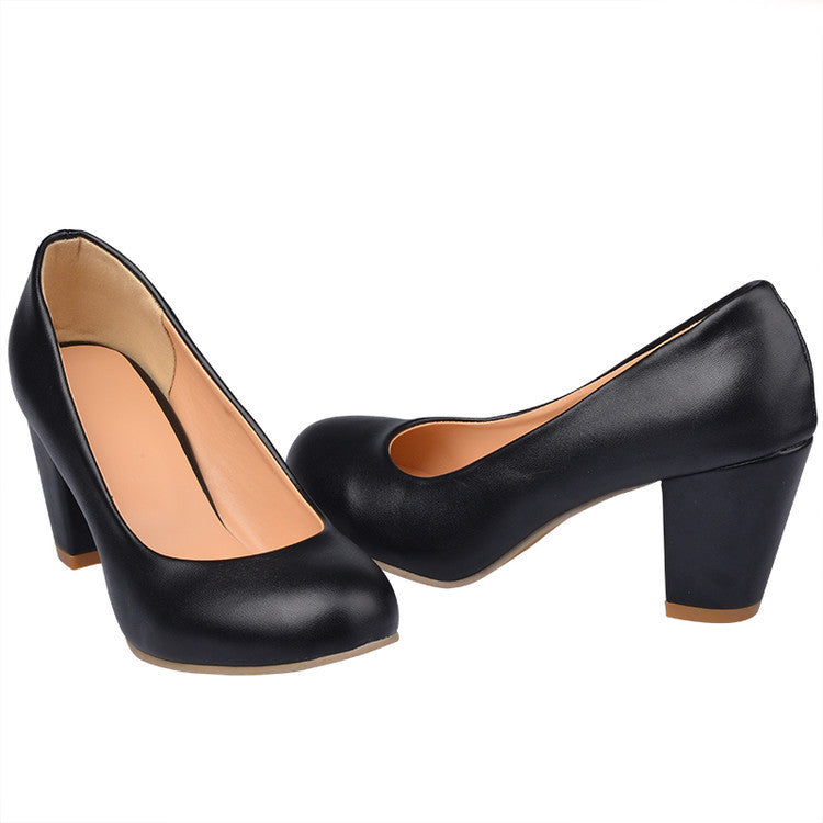 Daily Round Toe Chunky Heel Pumps - Image 4